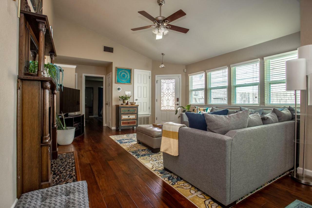 Comfortable, Family And Business Friendly 2Bd/2Ba House In North Austin Exterior photo