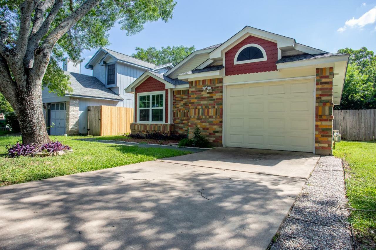 Comfortable, Family And Business Friendly 2Bd/2Ba House In North Austin Exterior photo